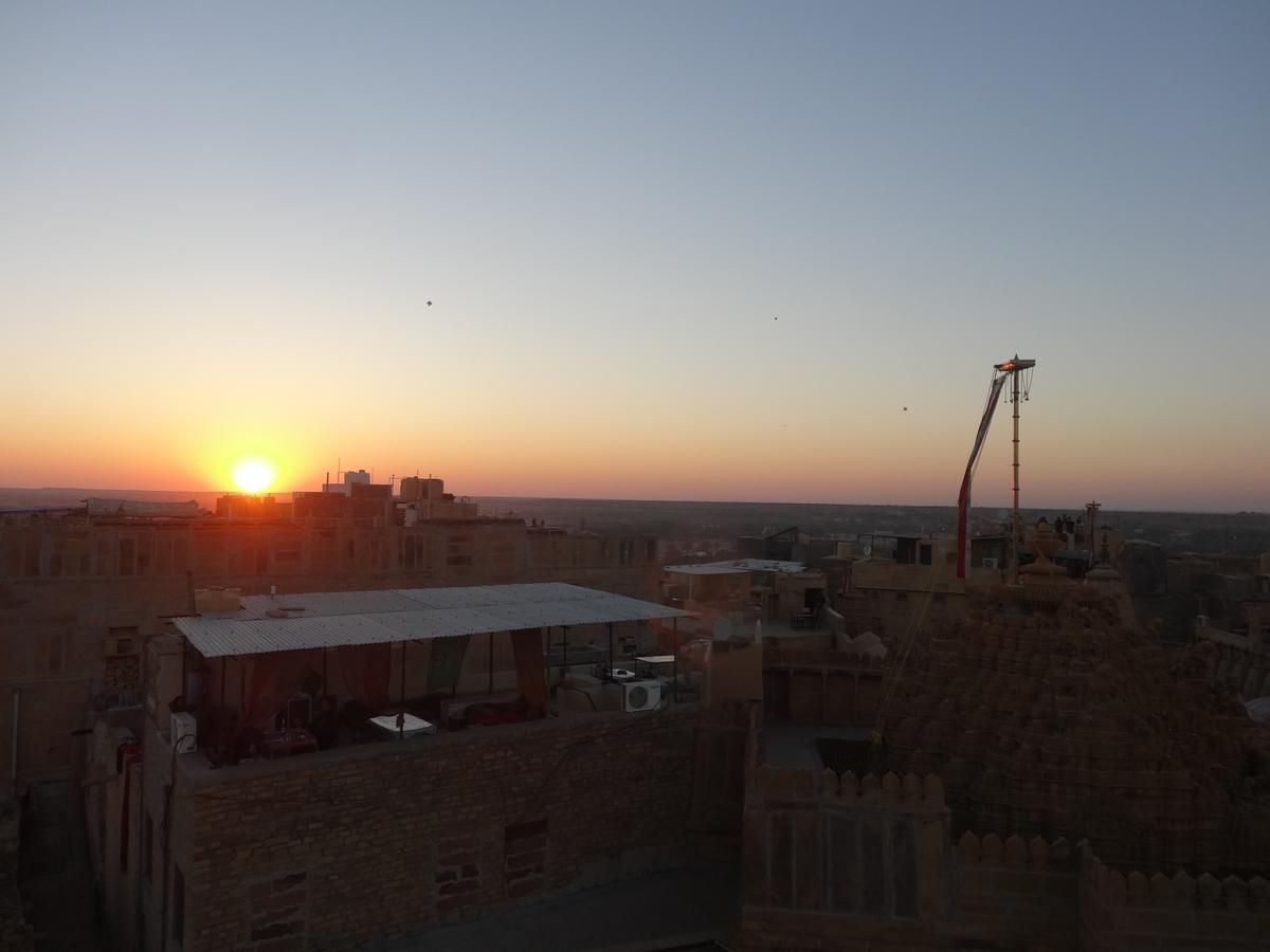 Mud Mirror Guesthouse Jaisalmer Exterior foto
